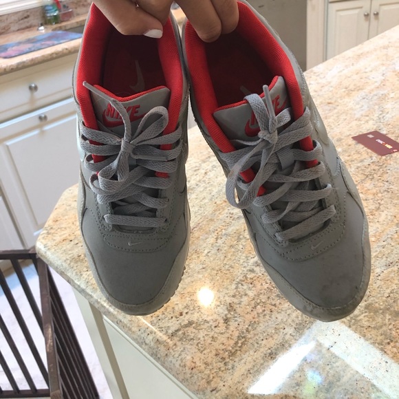 Nike Air Max - Picture 2 of 6